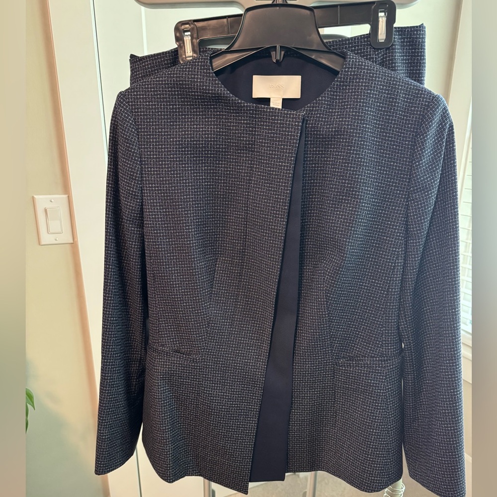 Hugo Boss Elegant Navy Jacket and Skirt